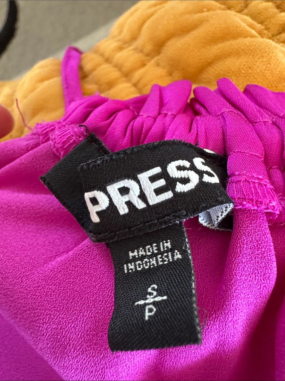 Express Pink Magenta Ruffled Neck Tank Top Open Back Size Small - Picture 12 of 13